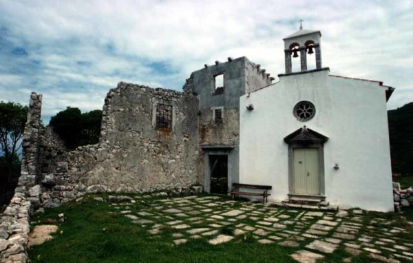 Chiesa di San Nicola e Monastero Francescano a Porozina