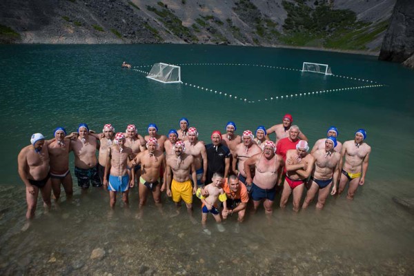 pallanuoto nel Lago Blu di Imotski